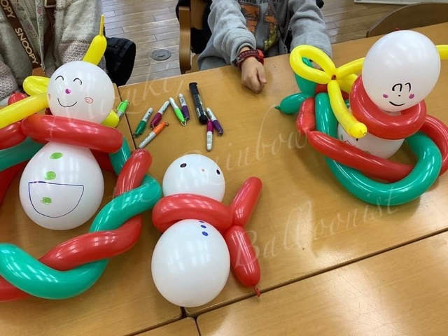 バルーンアートの雪だるま
