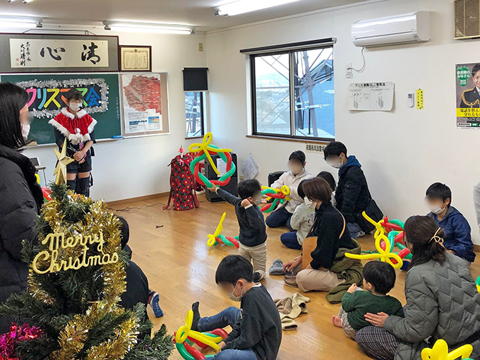 バルーンアートのクリスマスリース バルーンアートのクリスマスリース