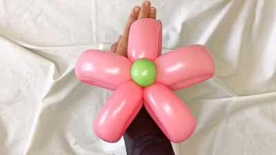 バルーンアートのお花のブレスレット