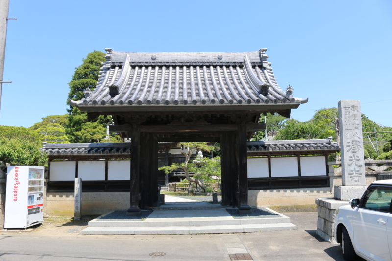 立（館）山城跡にある浄土真宗本願寺派の浄光寺