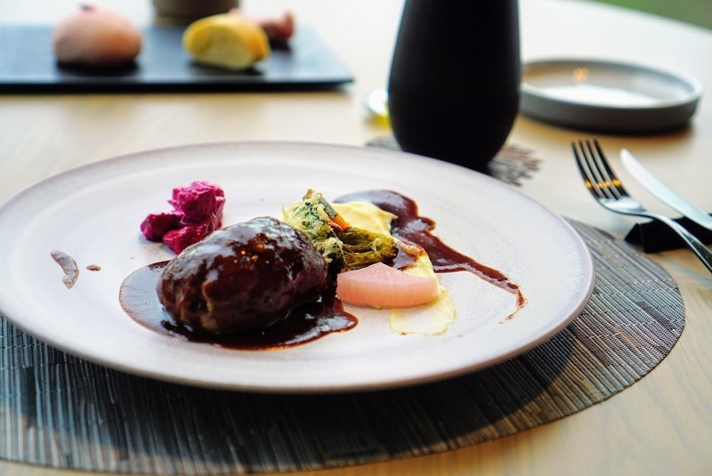 アンドトレッセのランチのメインハンバーグ