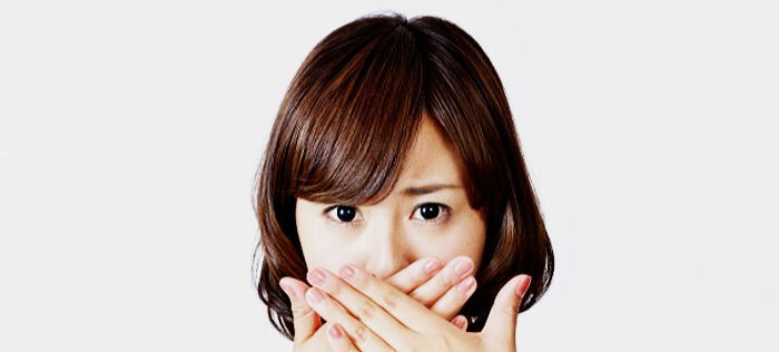 口臭チェックをコップで上手にするにはコツがある 口臭が強い 改善治療はどうすればいい
