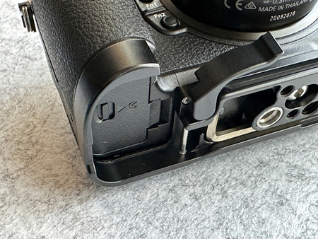 Nikon Z8にLeofoto L型ブラケットを装着♪ - memento