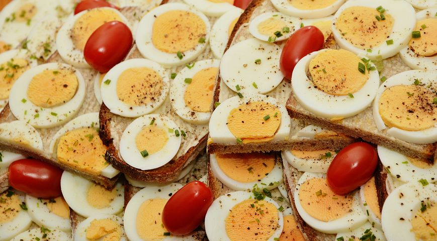 ゆで卵50個早食いことである死亡した人 変なニュース