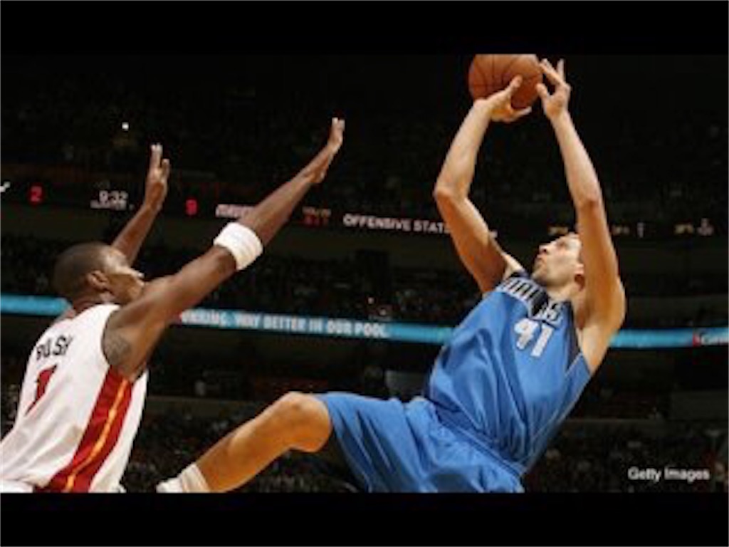 デカイだけの選手からシュートで差をつけろ 低身長バスケットマン必見 身長160cmのチビが教えるシュート スタイルをかえるだけで背の低い選手が試合で活躍し 一躍チームの要になる低身長克服プロジェクト