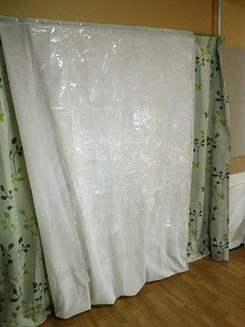 100均 アルミシートを断熱カーテンライナーにした結果と感想 ブーさんとキリンの生活
