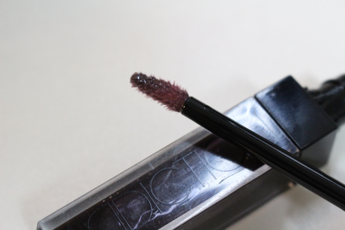 手持ちリップがトレンドのくすみ色に 黒グロスuzuとアディクション比較 Bubblism Blog バブリズム ブログ