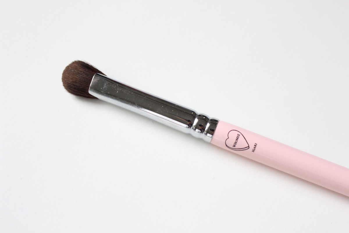 フーミー 扇型アイブロウブラシ