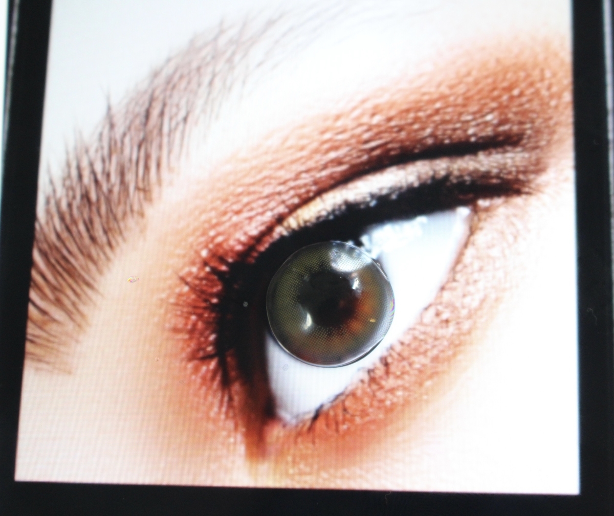 ローラカラコンのラスタージェム