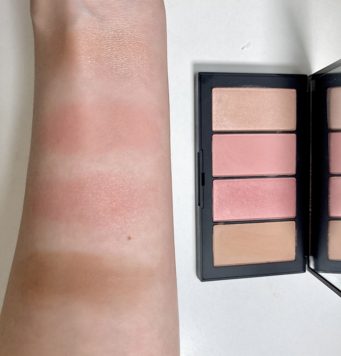 軽めピンクブラウン! NARS ソフトマットのチークパレットとリップを