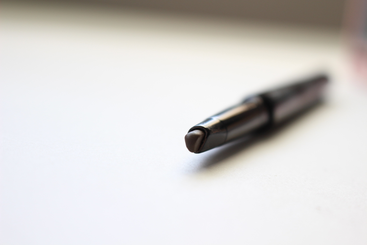 メイクアップフォーエバーアクアレジストブロウフィラー