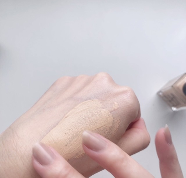 NARS リキッドファンデ塗り方