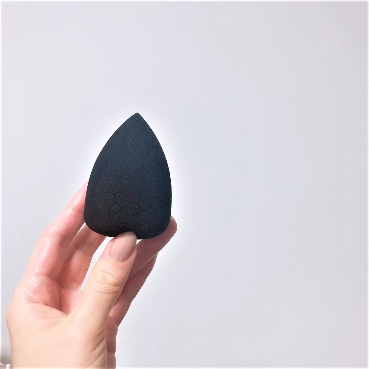 NARSリキッドファンデ　&beスポンジ