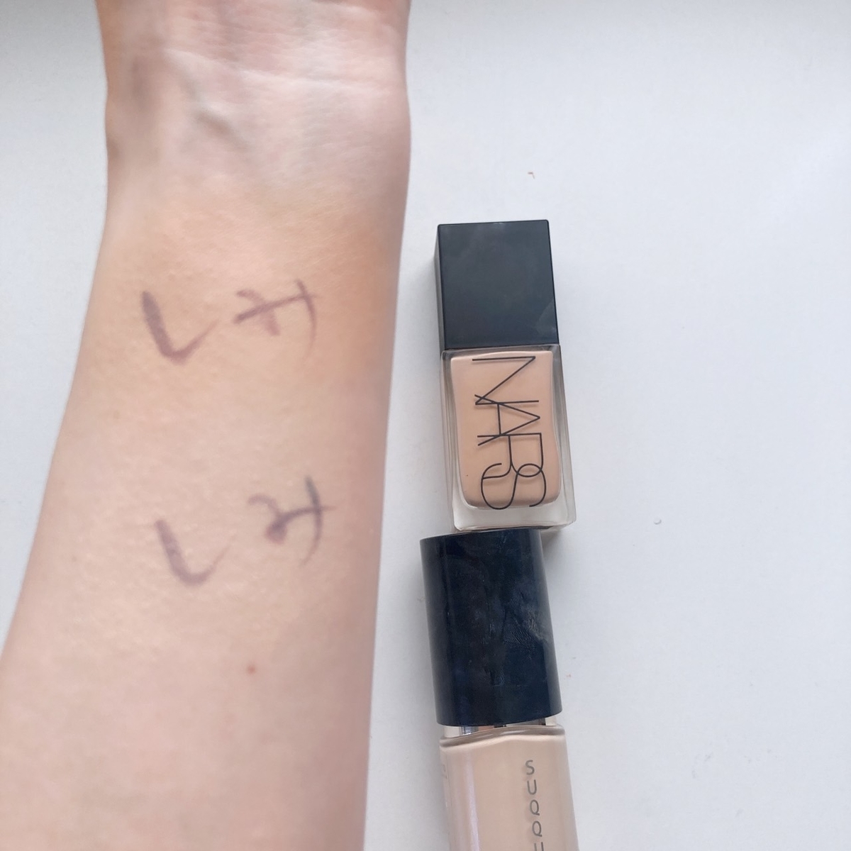 NARS　リキッドファンデ比較
