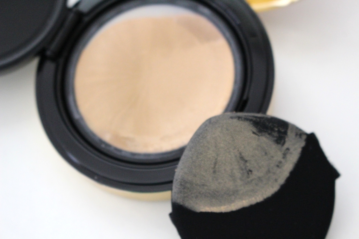 YSL クッションファンデ　使い方