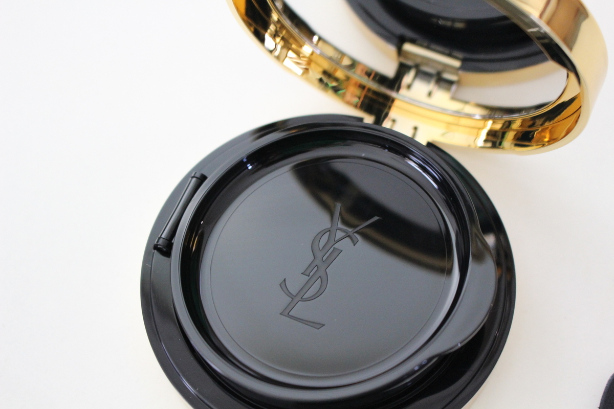 イブサンローラン　クッションファンデーション