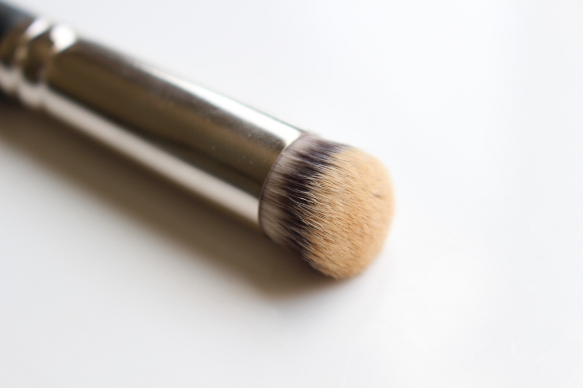 #270S ミニ ラウンド スラント ブラシ MAC