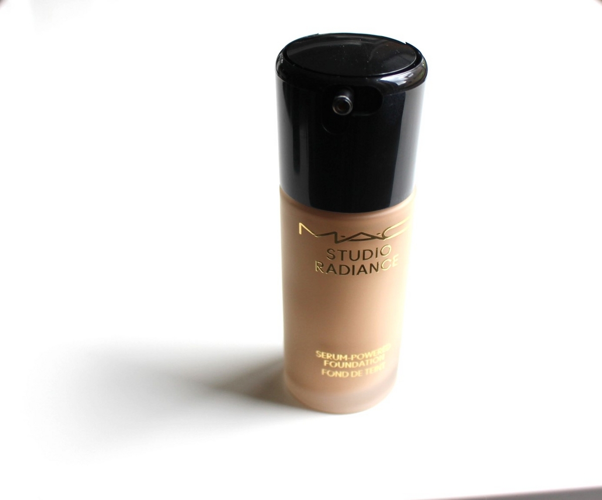 MAC スタジオ ラディアンス セラム ファンデーション