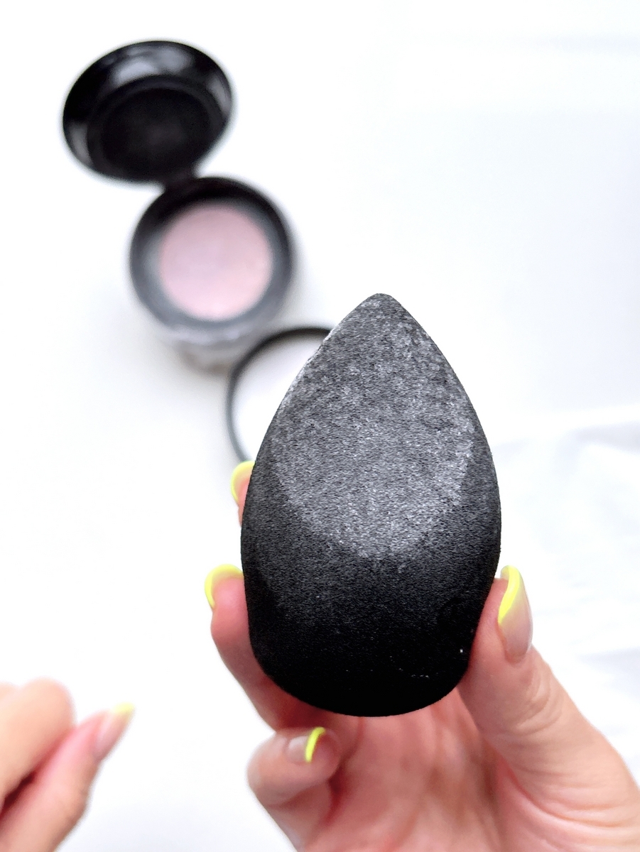 メイクスポンジ 濡らす フェイスパウダー