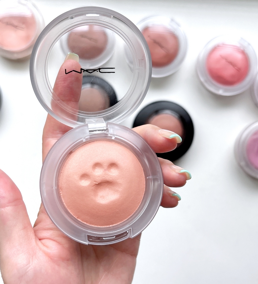 グロープレイクッショニー