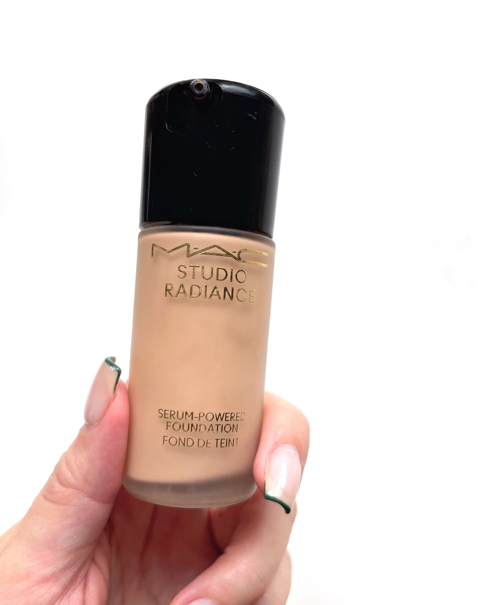 美容液ファンデーション　MAC