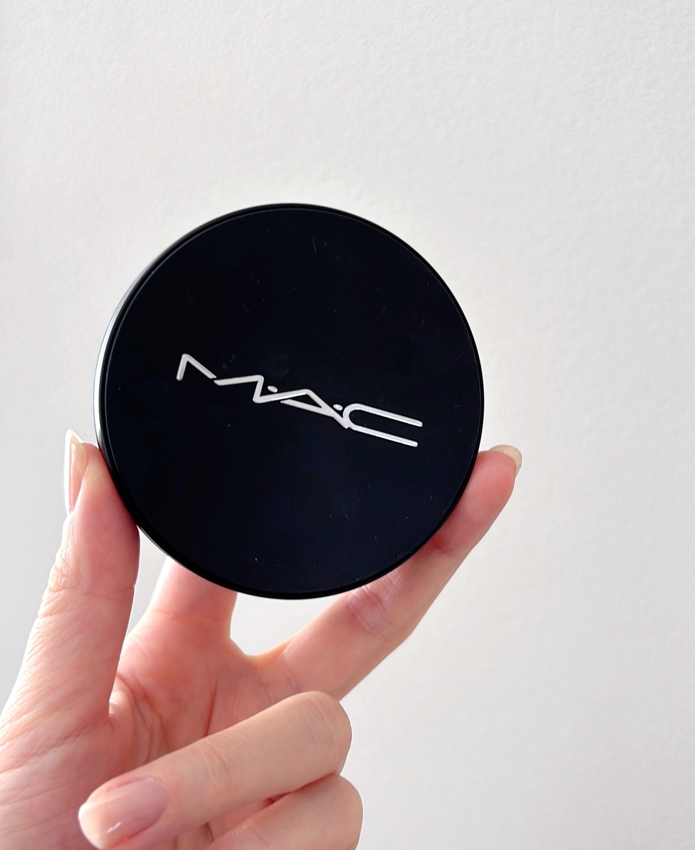 M･A･C パウダーファンデんで