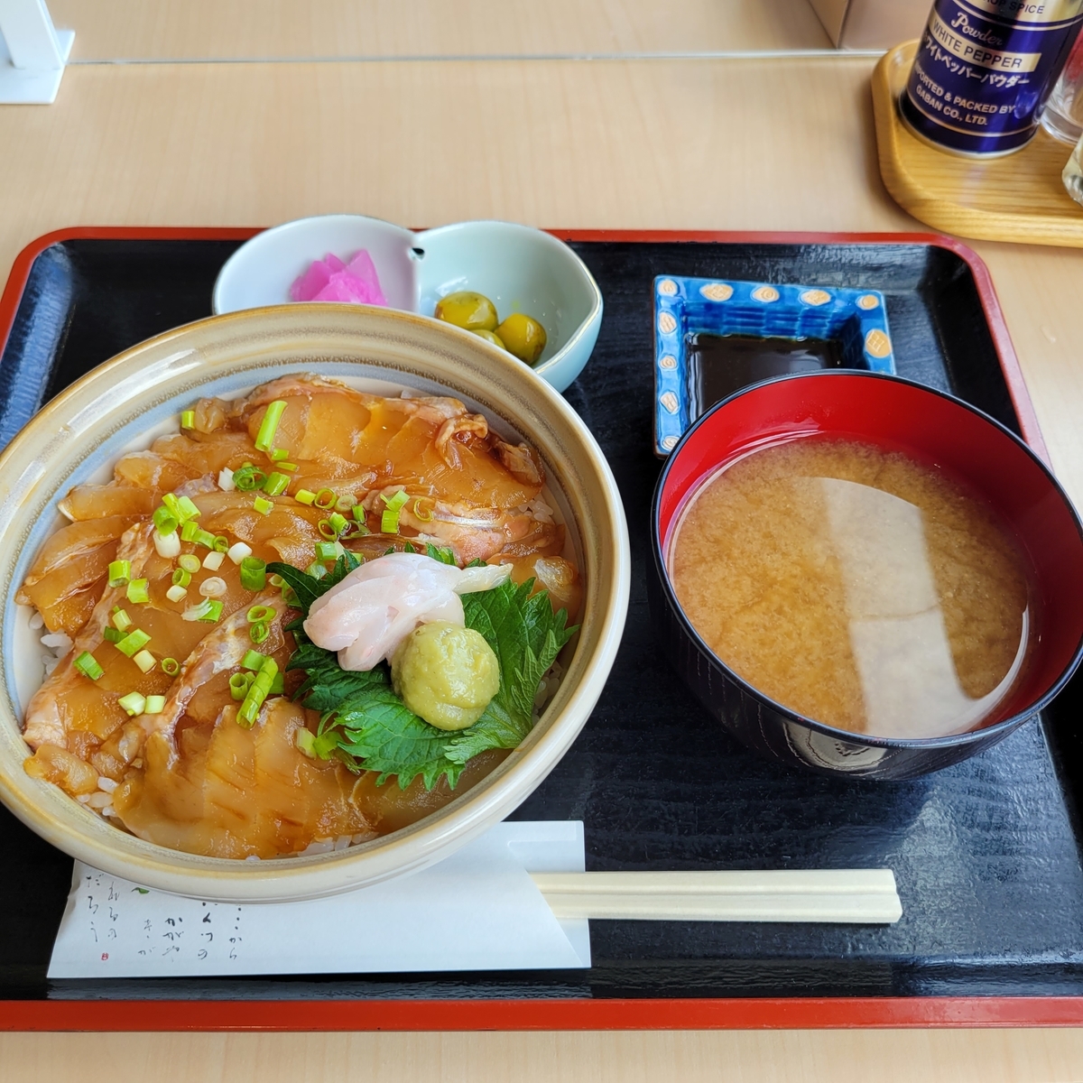 ヒラメの漬け丼