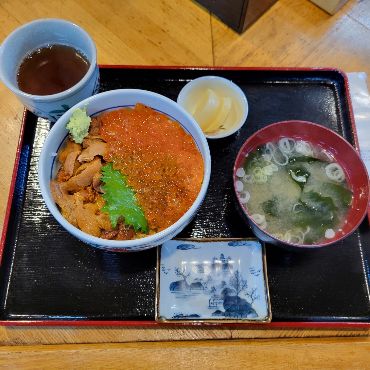 うにいくら丼