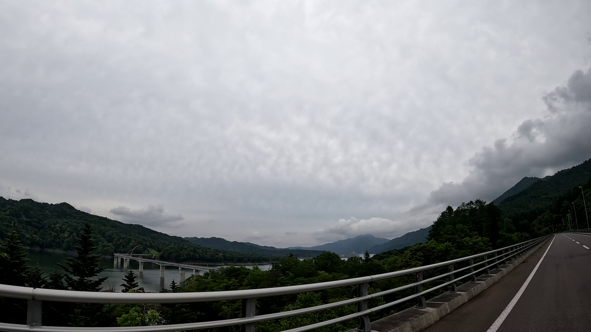 シューパロ湖の橋