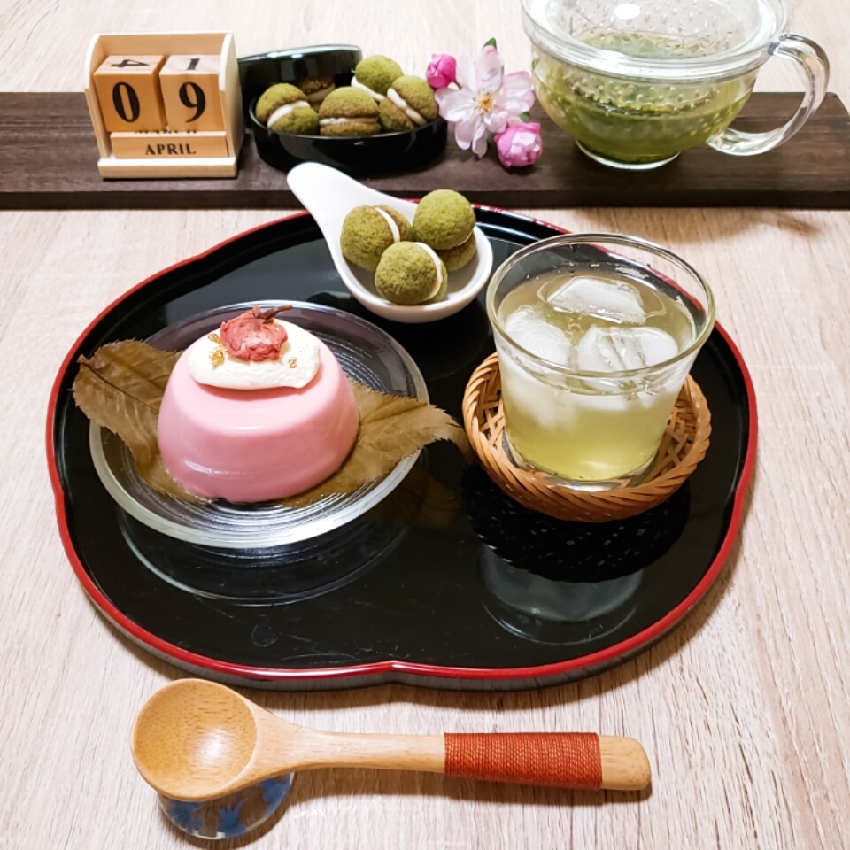 桜のパンナコッタ - 低糖質なお菓子たち