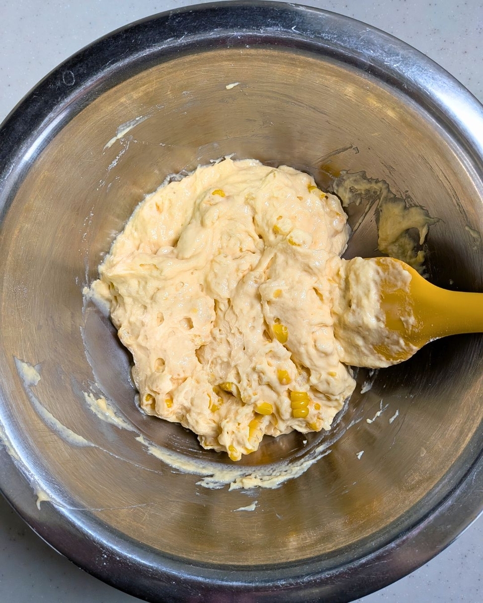 ホットケーキミックスを加える工程