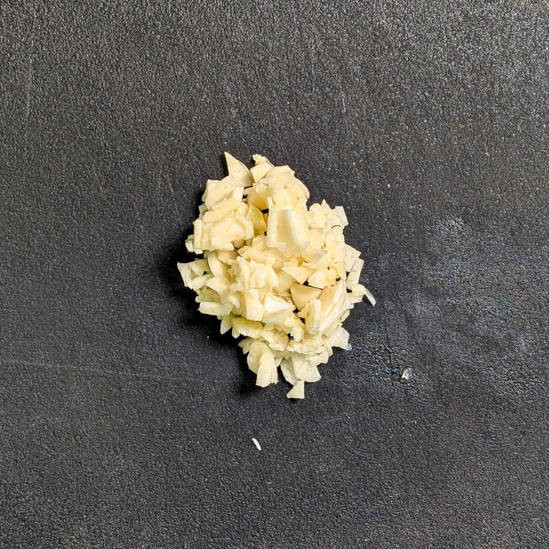 にんにく、貝割り菜の下処理