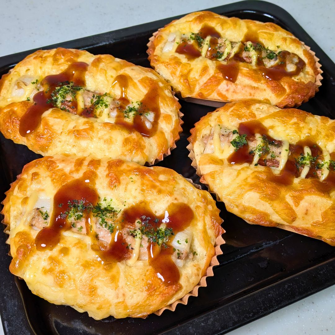 焼き上がりのちくわパン