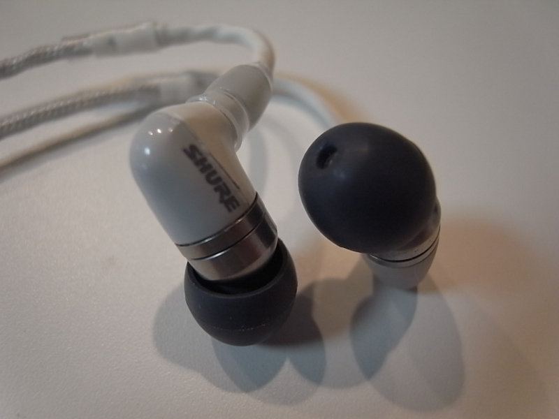 【極稀少】SHURE E4c 当時物完品 ケーブル硬化なし 付属品完全未使用品 SHURE E4cのリケーブル、修理 後編 - 不器用貧乏メモ