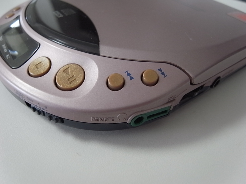 SONY Discman D-223 - 不器用貧乏メモ