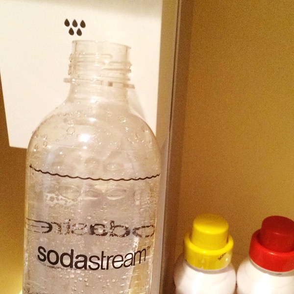 PR】ソーダストリームの無限炭酸水でヘッドスパ - 太陽がまぶしかったから