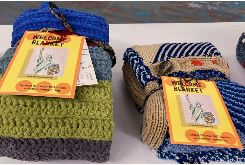 アメリカ 難民、移民を迎える手作りブランケット - 今日の海外新聞
