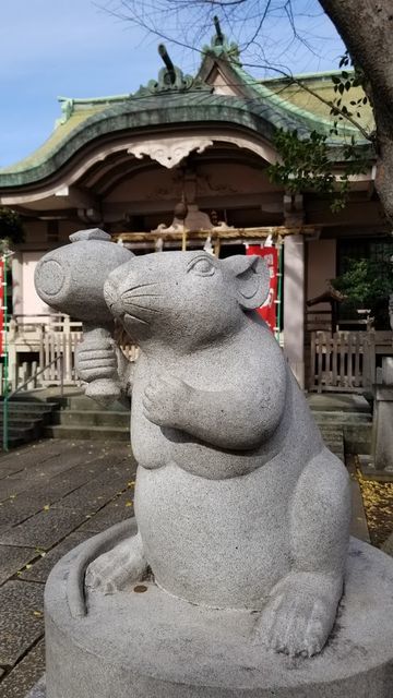 戸部杉山神社の回転する狛ねずみ