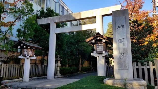 神明社の鳥居