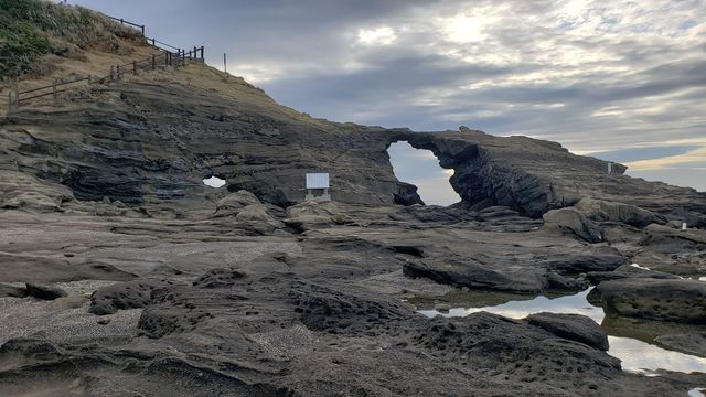 城ケ島　馬の背洞門