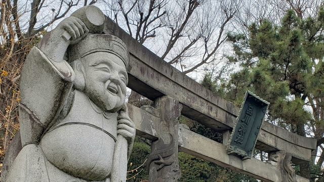 品川神社の鳥居とダイコク様