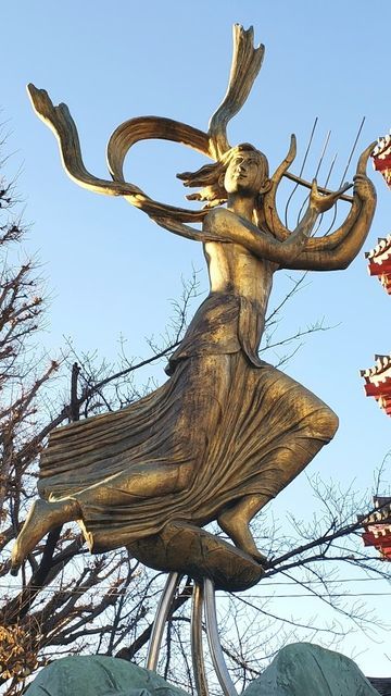 川崎大師の『祈りと平和の像』