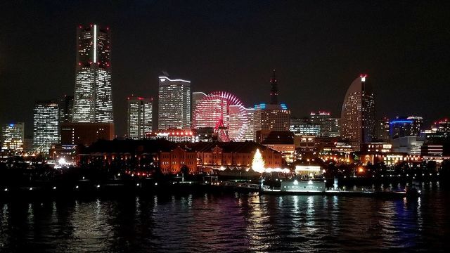 大さん橋からみなとみらい夜景を見る
