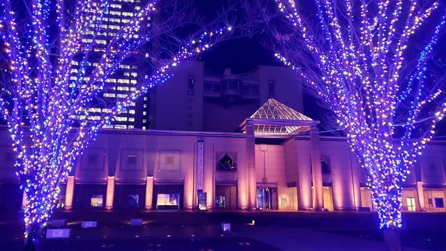 みなとみらい夜景/横浜美術館とマークイズ