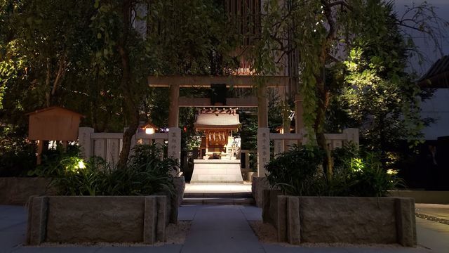 日本橋室町夜景/福徳の森