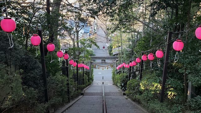 座間神社の鳥居