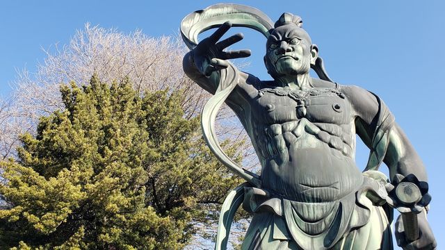星谷寺の仁王像