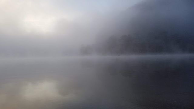 精進湖の日の出