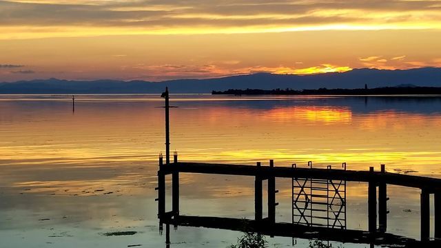 琵琶湖の夕日
