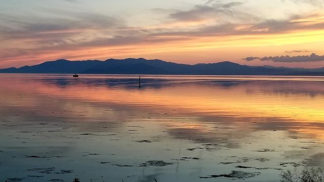 琵琶湖の夕日